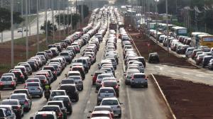 DSC08590_EPTG_14fevereiro2011_EPTG_Carros_Caos_congestinamento_SELECAO_edit2