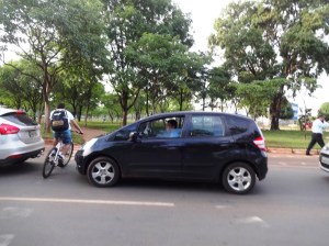 dsc05628_11-11-2016_asanorte_w5_ciclovia_carro_bicicleta_edit